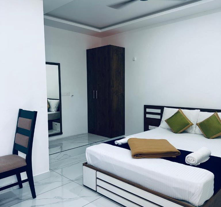 Thrippunithura Hotel | RKM Pearl