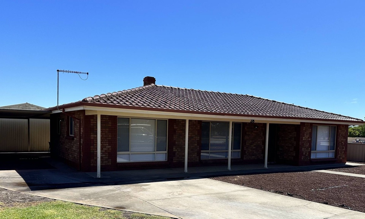 Dalrymple House | Robertsons Rest - Comfortable 3 bedroom holiday home. Off Peak Special!