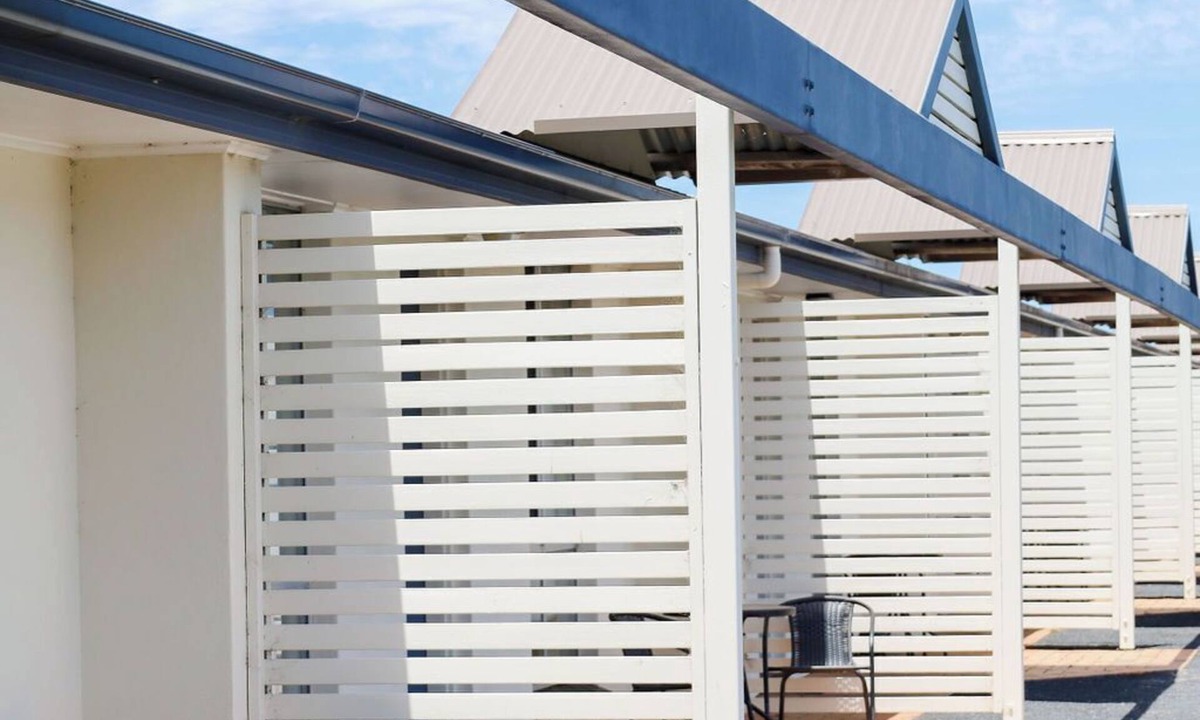 Waterhouse Hotel | Robetown Motor Inn & Apartments