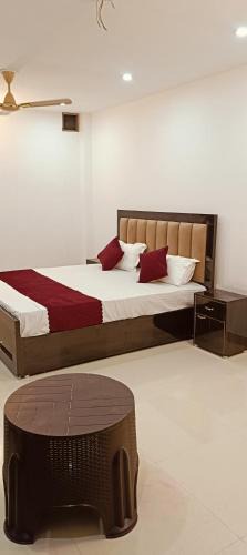 Varanasi House | Roma Residency