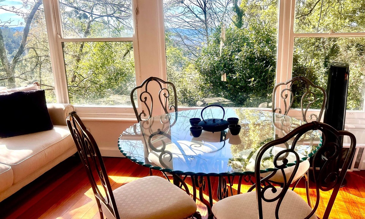 Kalorama Bed & Breakfast | Romantic Hills Cottage w/Fireplace