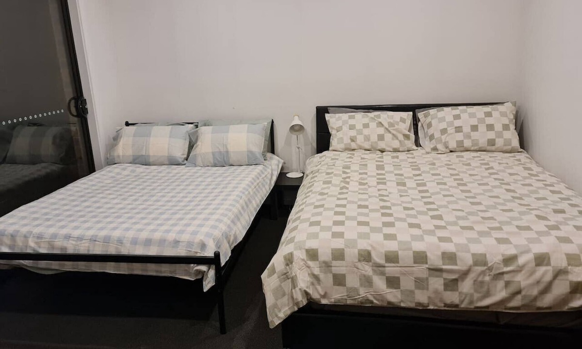 Delacombe House | Room#1 queen, double and ensuite