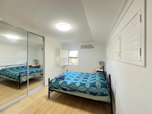 Carlingford House | Room 14