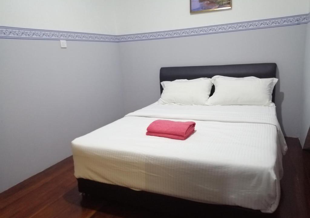 Kuching House | Room in BB - Amida Point Services
