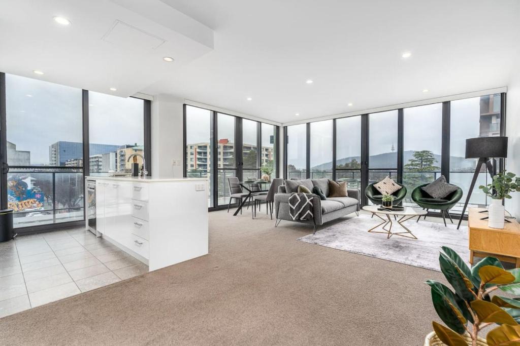 Braddon Apartment | Roomy 2BR 2BA City-Centre Apt - Hosted by CanStay