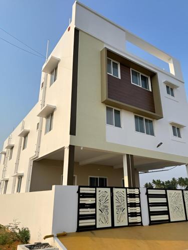 Avinashi House | Rose Bungalow