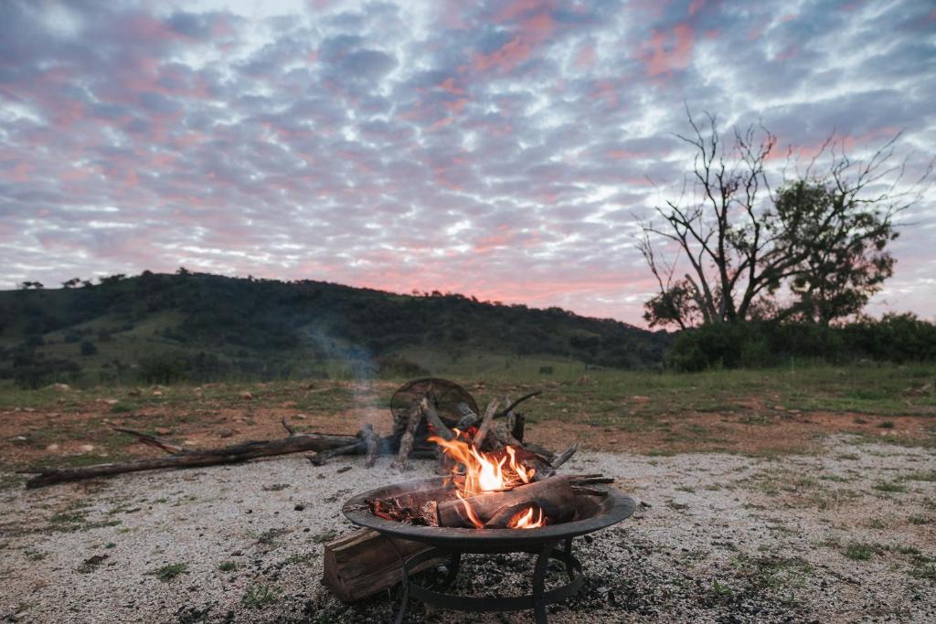 Grattai Cabin | Rose Quartz - 1 Bed with Mountain Views - Kundalini Lodge