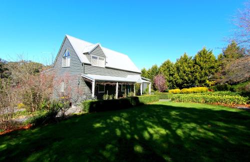 Hepburn House | Rosella
