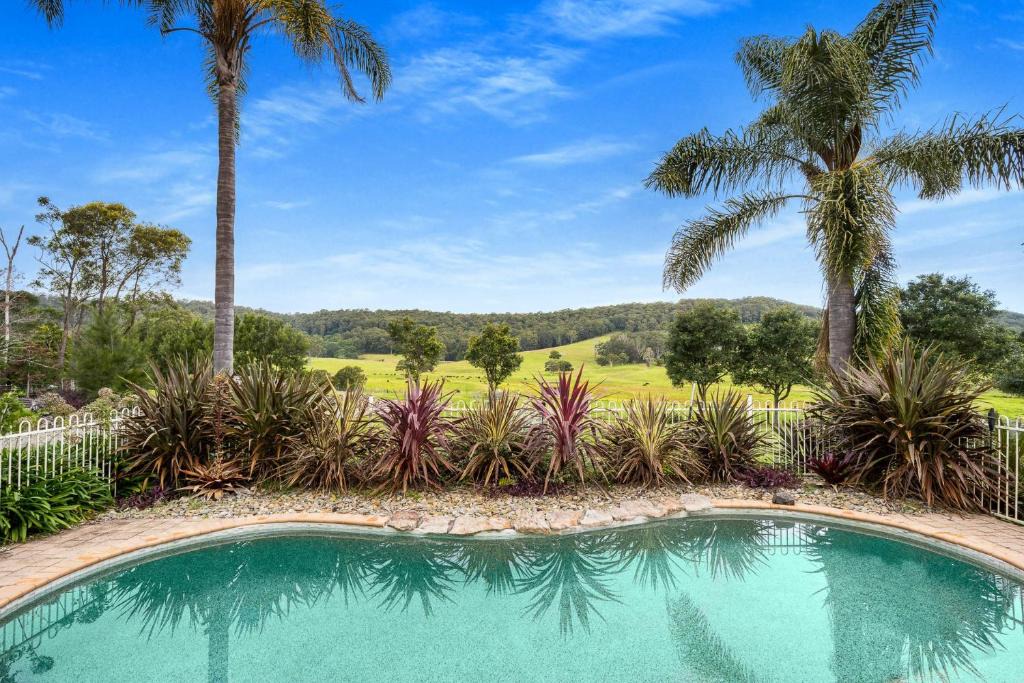 Far Meadow House | Roxy - By Berry Getaways