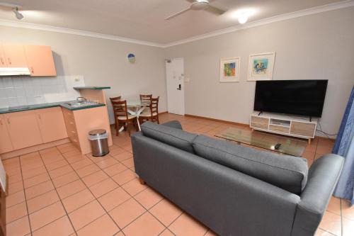 Cairns North Apartment | Royal Palm Villas