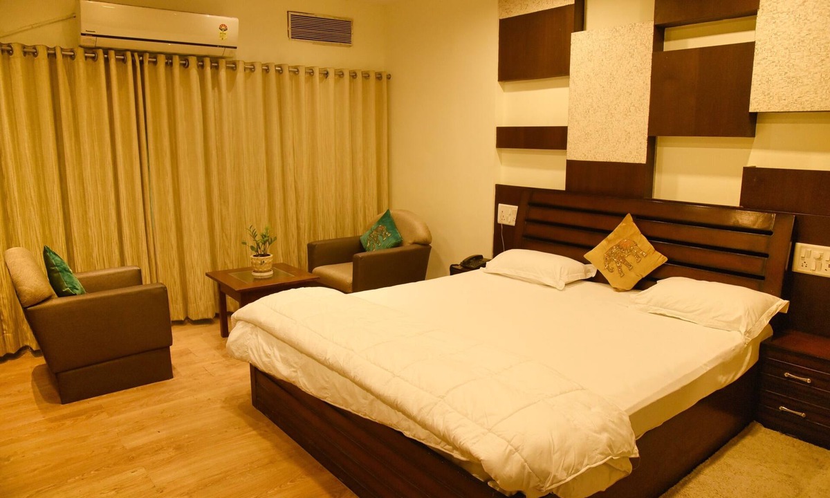 Nagpur Hotel | Royal Palms