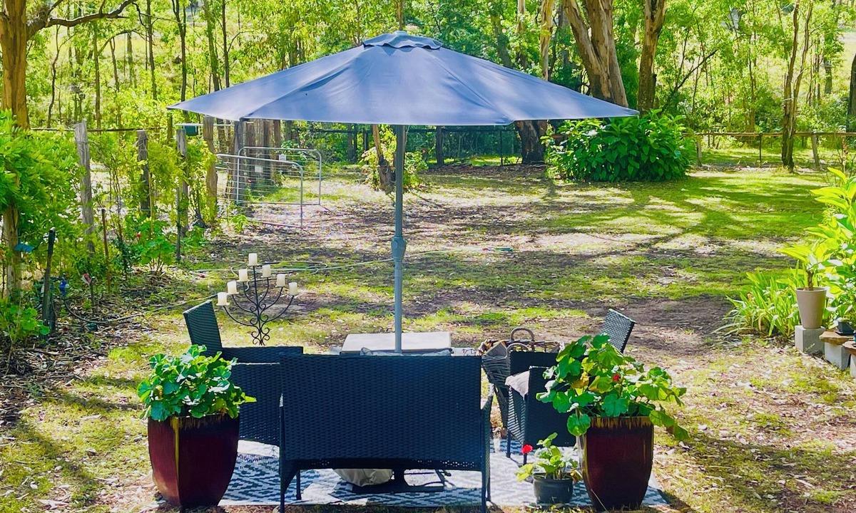 Coonabarabran Cottage | RUSTIC COZY MUD BRICK COTTAGE Unique Cozy Quiet Place with Hot Tub & Fire Pit