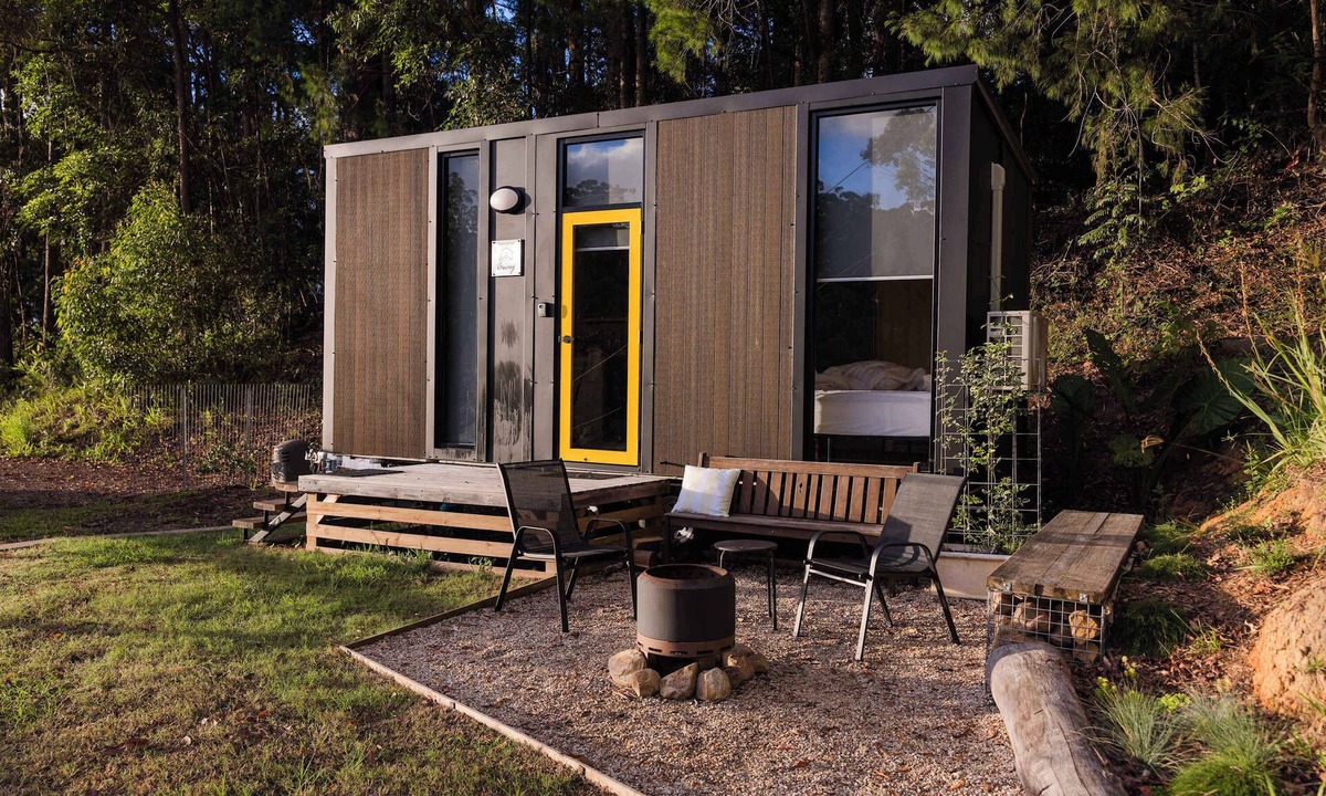 Lower Beechmont House | Saddle House by Tiny Away