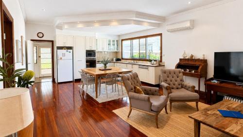 West Busselton House | Sals Cottage