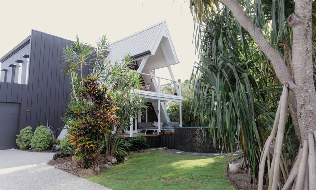 Mudjimba House | `Salt At Mudjimba` | Sauna+Icebath. 400m to Beach