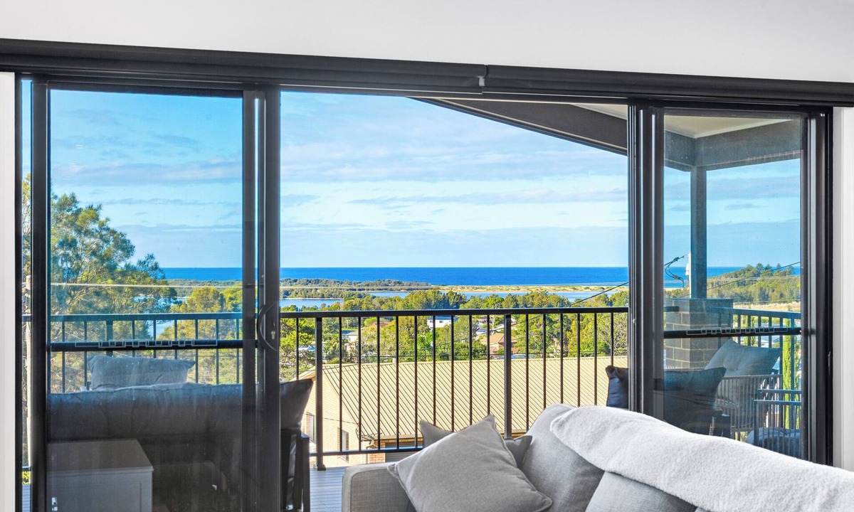 Tuross Head House | Sandoz House- Modern style, relaxed coastal vibes