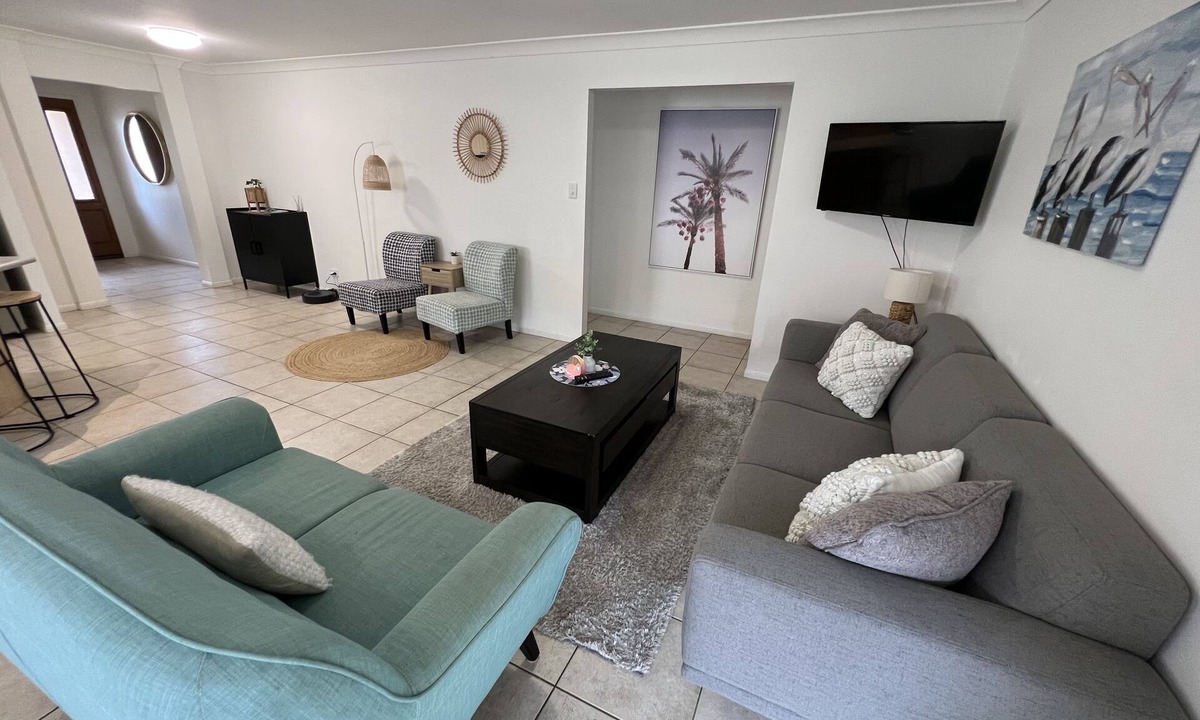 Sandstone Point House | Sandstone Point (SEQ) Bribie Holidays Family Home, pet friendly