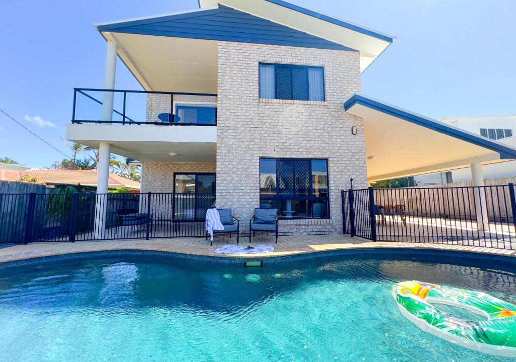 Warana House | Sandy Feet Retreat in Warana