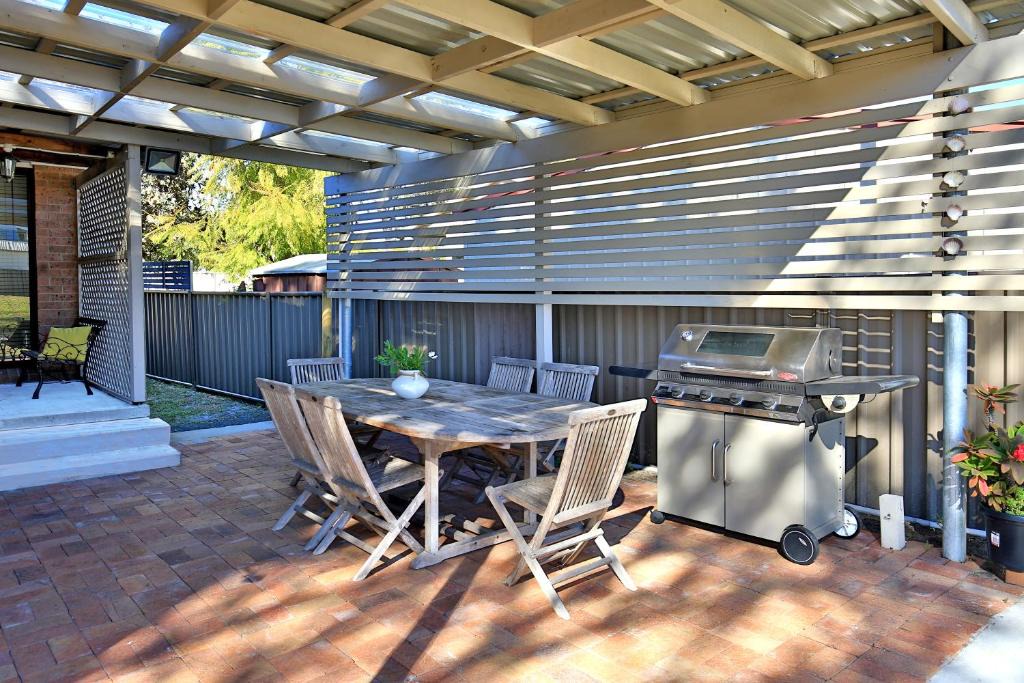 Callala Beach House | Sandy Toes Beach House Jervis Bay - 2min to Beach