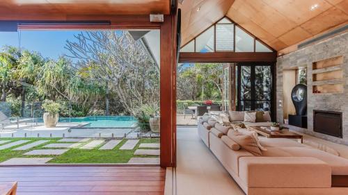 Kingscliff House | Santi House - Beachfront home with ocean views
