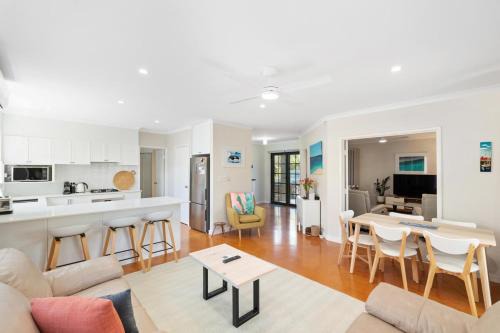 Scarborough House | Scarborough Central - Ocean Glimpse Retreat