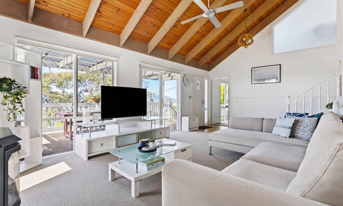 Mount Martha House | Scenic Escape | Panoramic View | Winter Offer