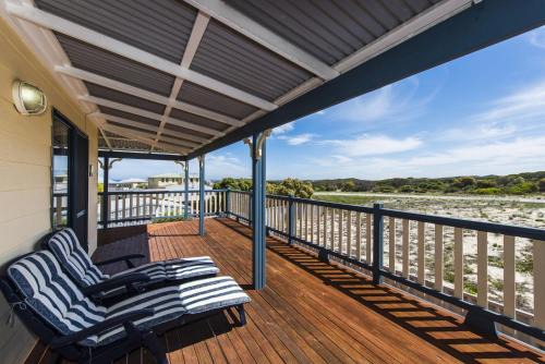 Ledge Point House | Sea Change - Spacious Family Holiday Accommodation Pet friendly