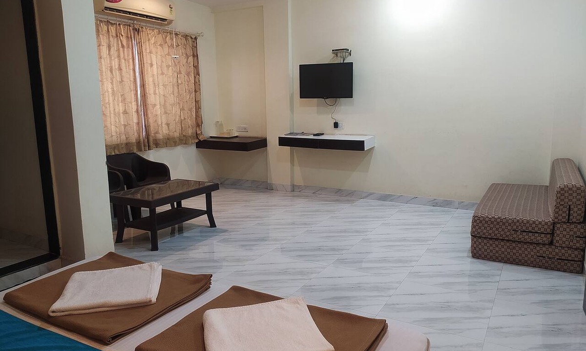 Anjanvel Hotel | Sea Winds Hotel