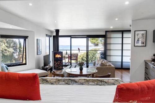 Separation Creek Apartment | Sea Zen
