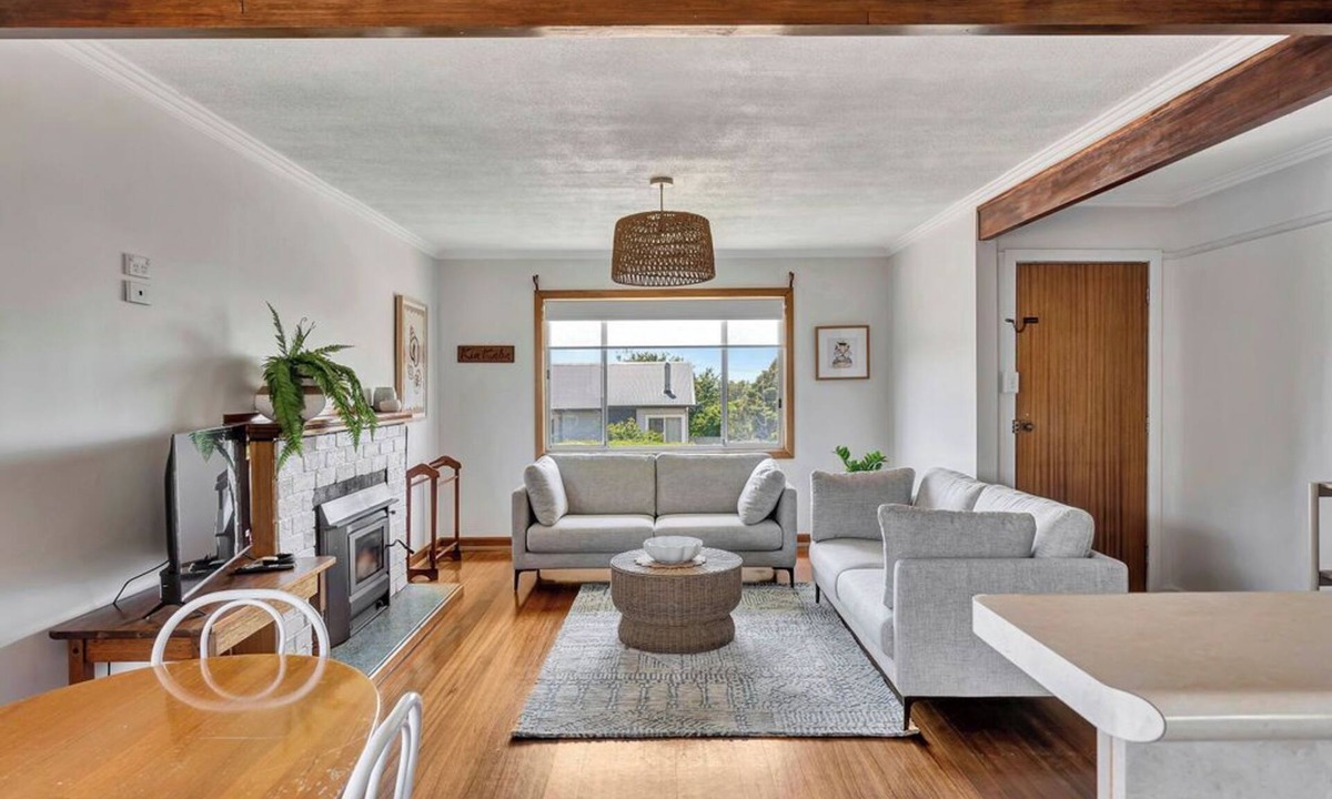 Penguin House | Seabreeze Escape: Your Next Coastal Getaway