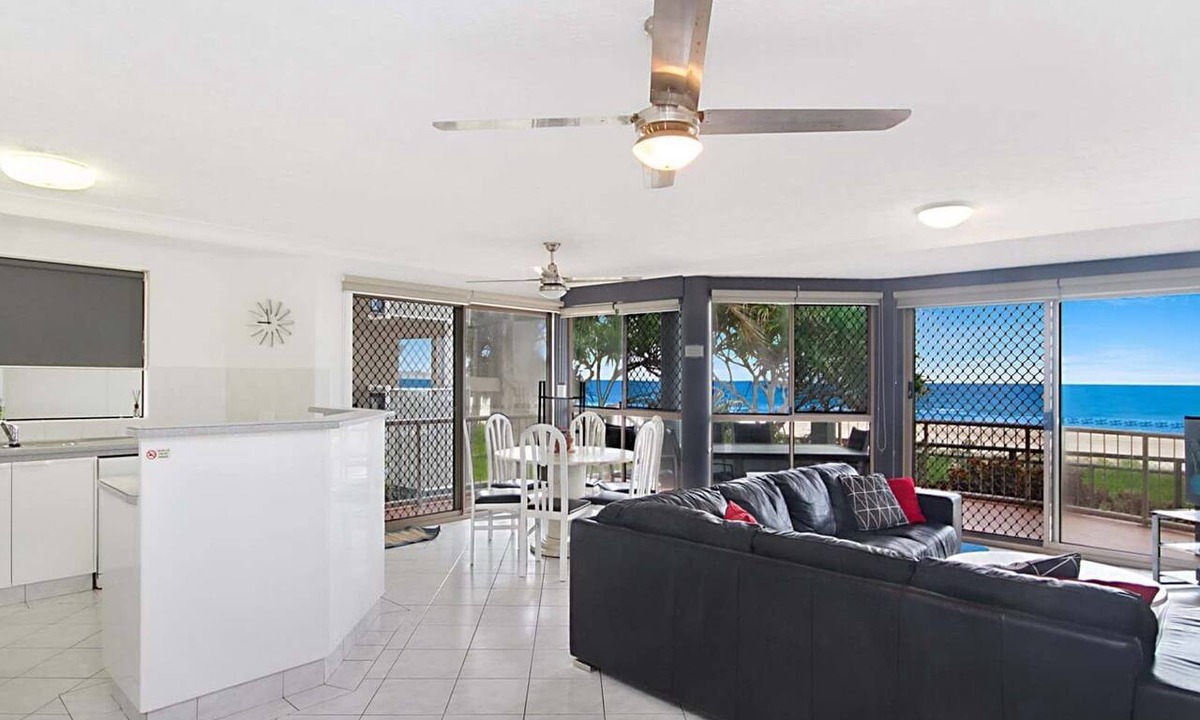 Tugun Apartment | Seacrest 2 - Absolute Beachfront Tugun