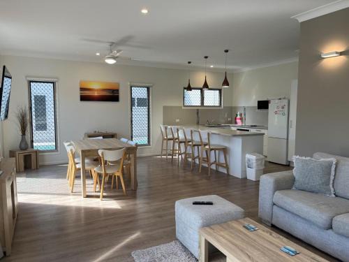 Rainbow Beach House | Seadaze 1 Rainbow Beach