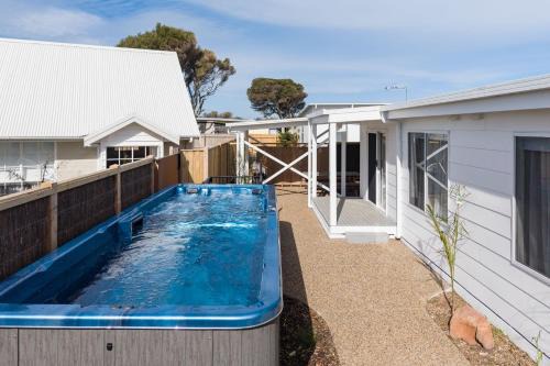 Surf Beach House | Seafoam Beach Retreat