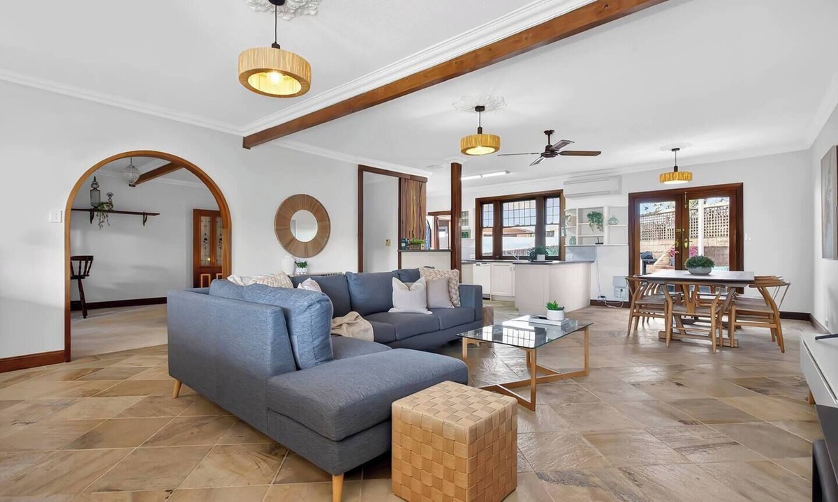 Seaford House | Seaford Haven Seaside Stay near Dining and Wineries