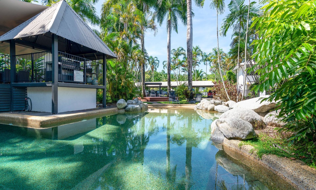 Port Douglas House | Seascape Holidays – 3 Reef Terraces on St Crispins