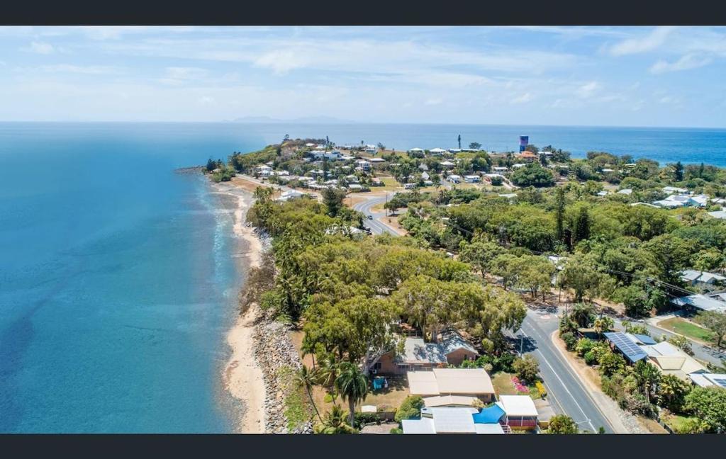 Slade Point Apartment | Seaside Breezes with Wi-fi