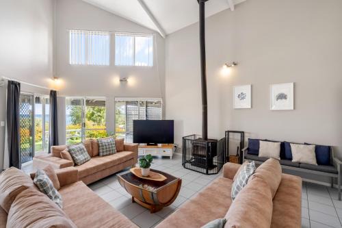 Peppermint Grove Beach House | Seaview Beach House by Peppy Beach Retreats®