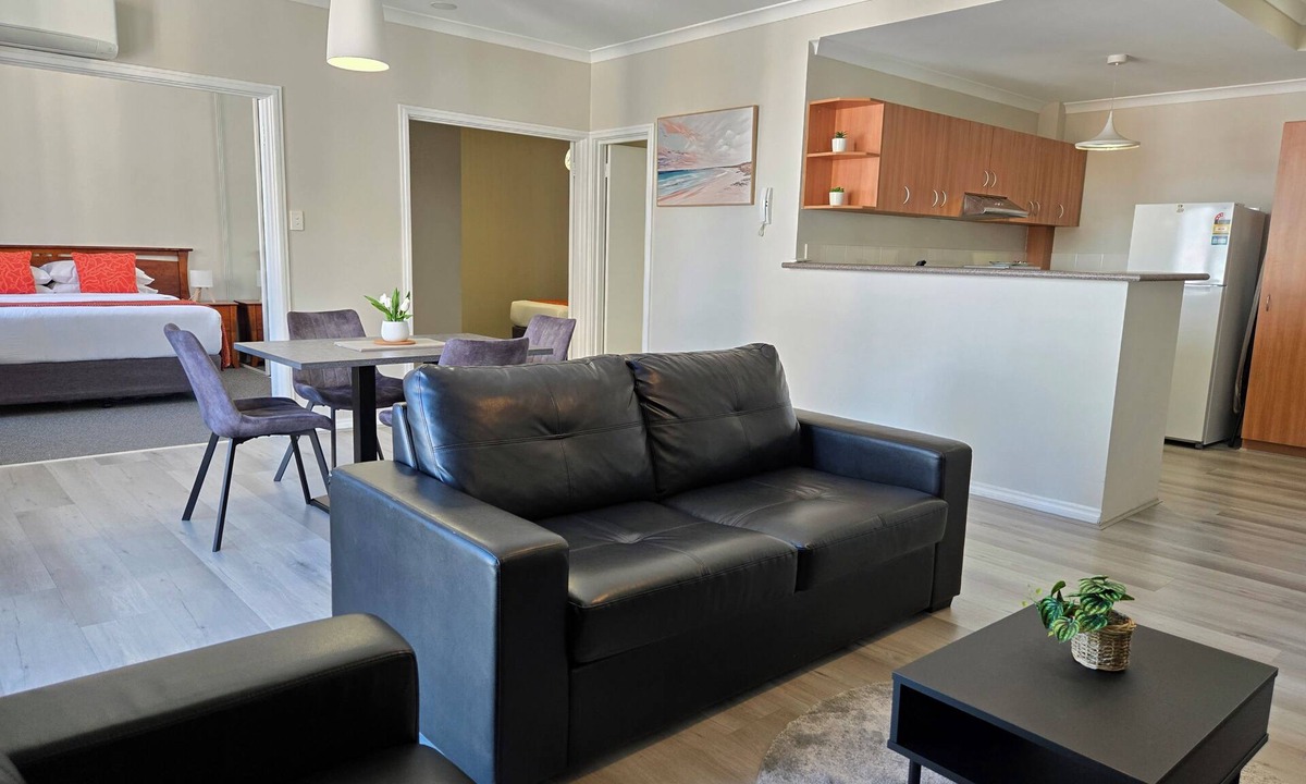 East Perth Apartment | Secured parking. Close to CBD, Casino, Optus Std/WACA, Elizabeth Qy, Northbridge