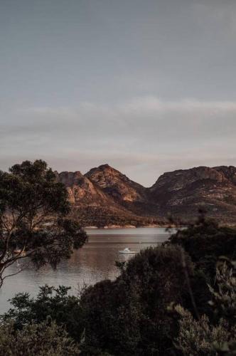 Coles Bay House | Sentinel at Freycinet