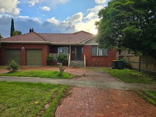 Altona Meadows House | Serene Escape in Altona Meadows