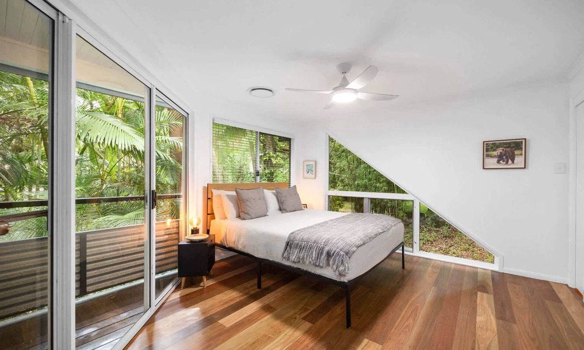 Mount Coolum House | Serene Mount Coolum Escape Near the Beach
