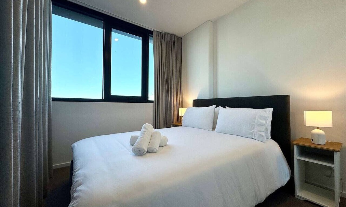 Adelaide Central Business District Apartment | Serene Stay - 1BR Apt with Pool, Gym, Steam & Saun