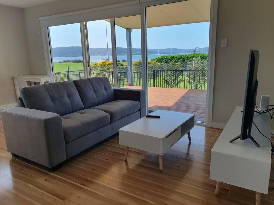 Saratoga House | Serene Waterfront GuestHouse- Views & Vibes