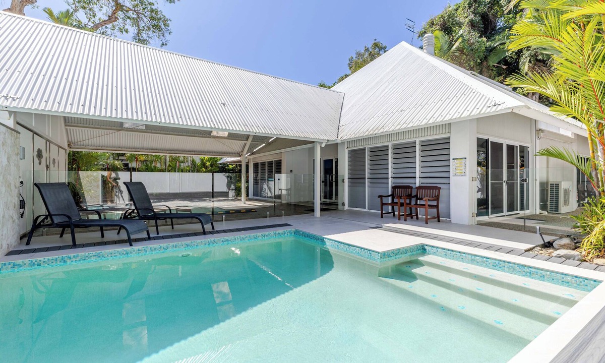 Port Douglas Villa | Serenity Villa with heated POOL & Beach access