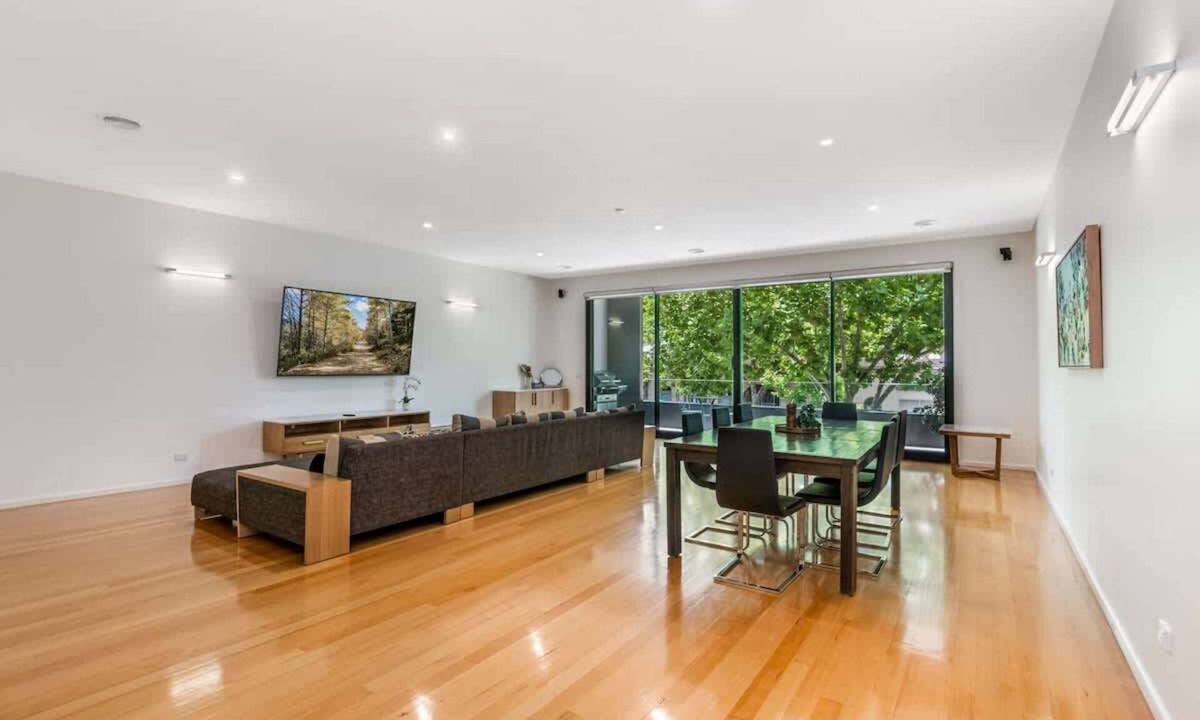 Bendigo Apartment | Serpentine Park on View