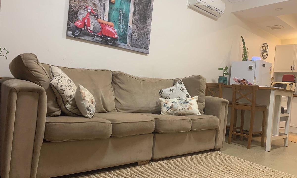 Mawson Lakes Apartment | Shabby Chic hideaway-One bedroom apartment. Adelaide/Barossa gateway