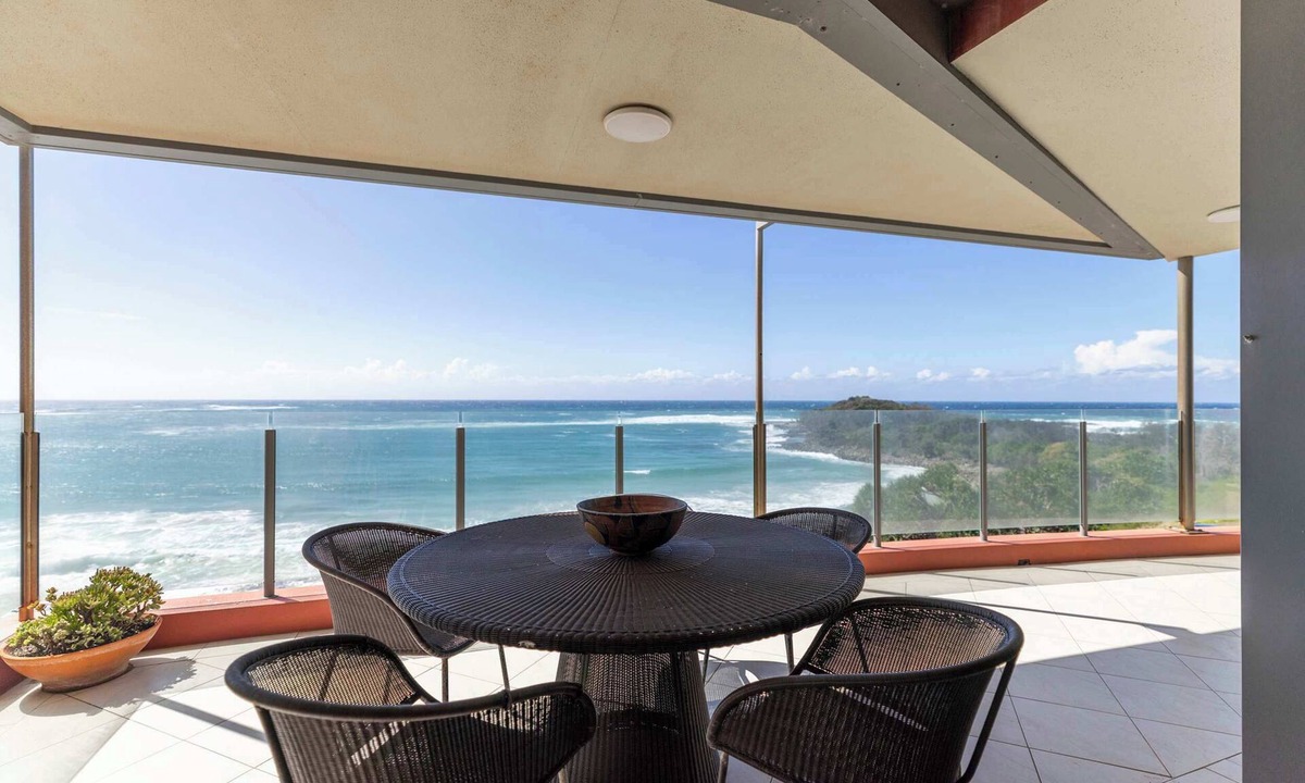 Yamba Apartment | Shadows Residence - Oceanstays - Oceanfront -Pet friendly
