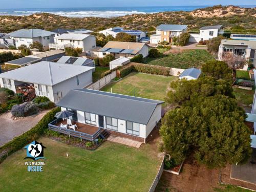 Goolwa Beach House | Shaka Seaside Retreat with Beach Access