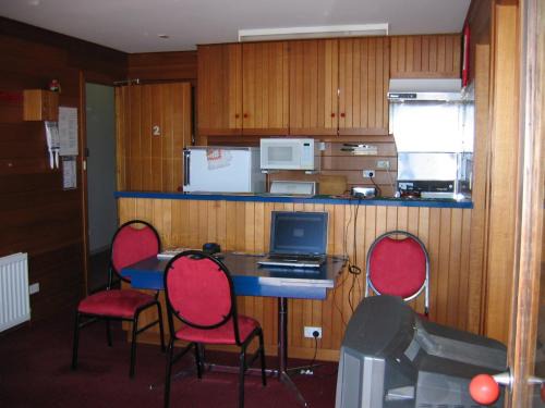 Hotham Heights Apartment | Shamrock Apartment 2