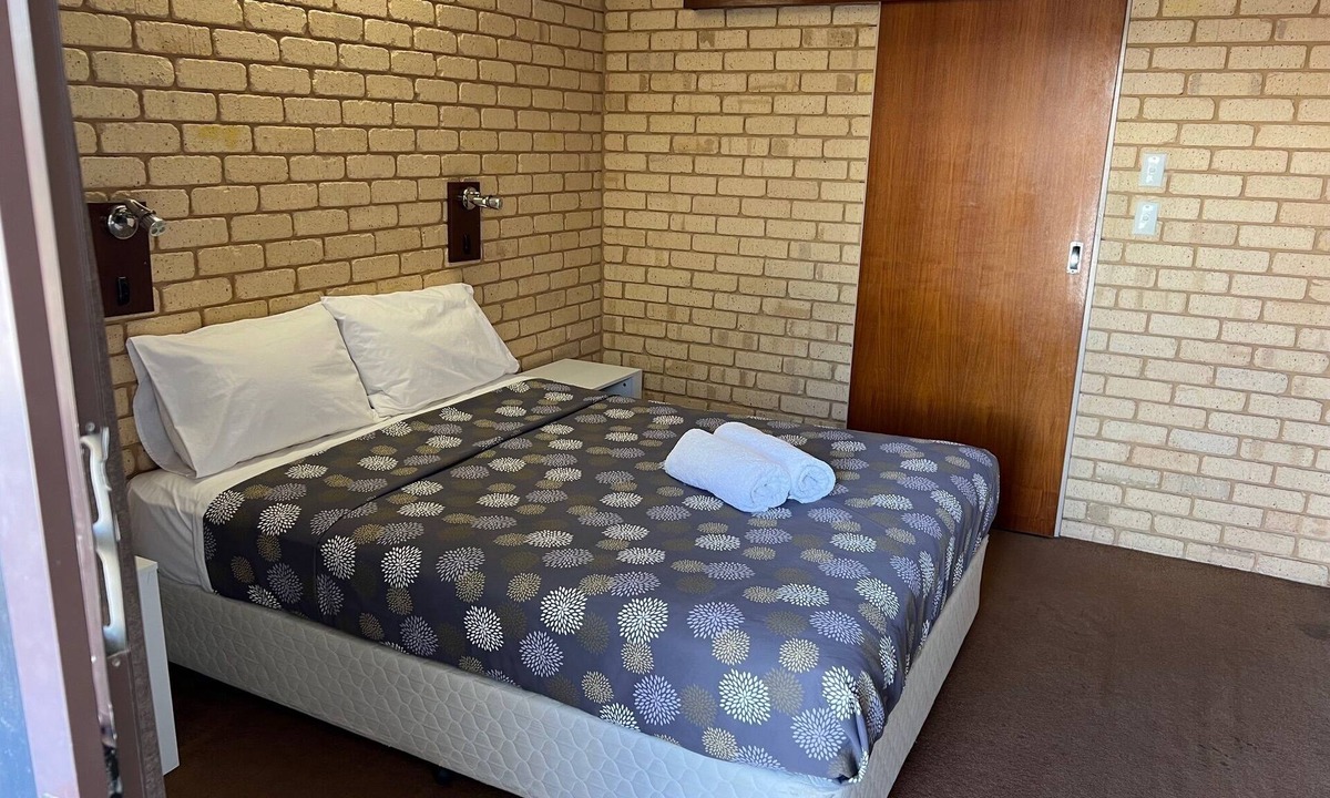 Denham Hotel | Shark Bay Hotel